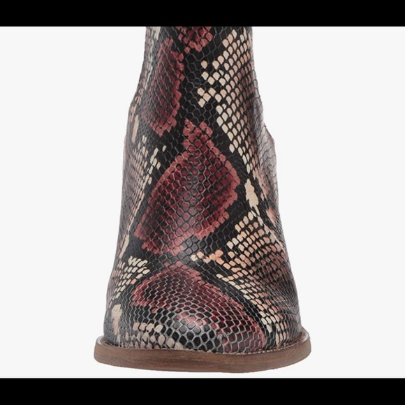 Blondo Emelia waterproof boots Chelsea Bootie - Picture 9 of 9